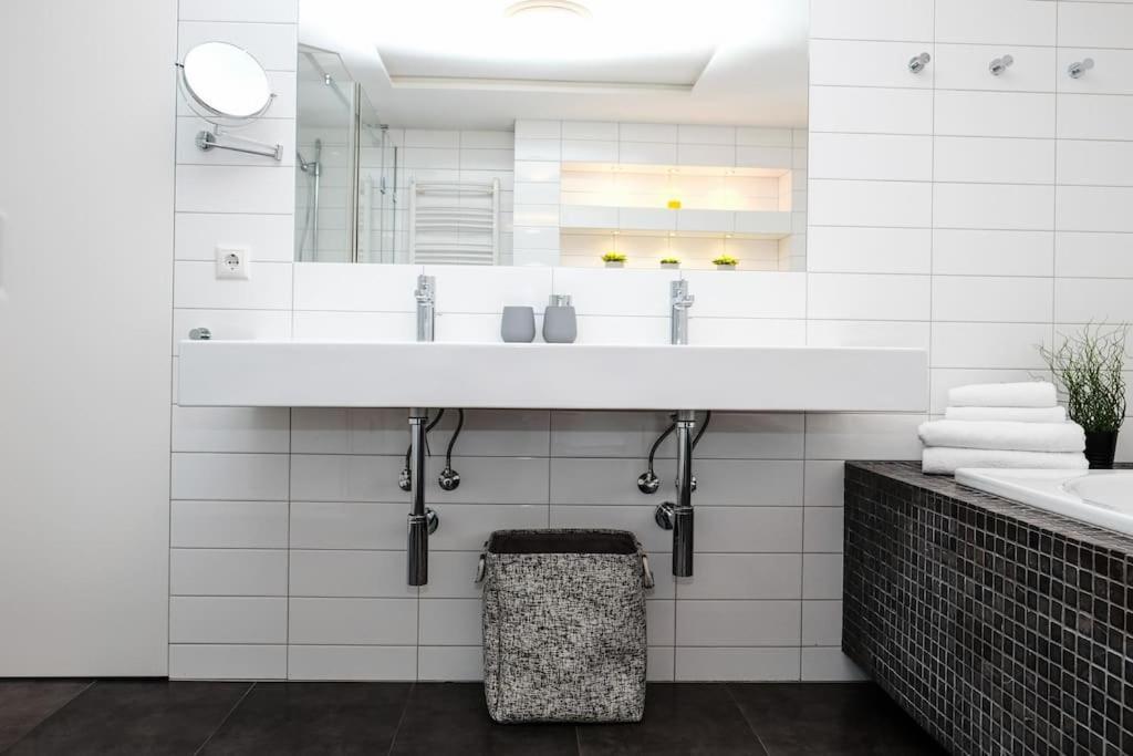 #Stayhere - Spacious Luxury Town Hall 3Bdr Apartment Аеропорт Вільнюс Екстер'єр фото