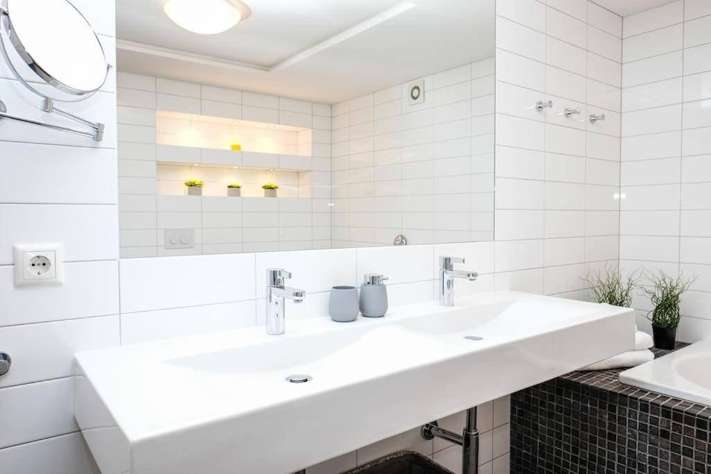 #Stayhere - Spacious Luxury Town Hall 3Bdr Apartment Аеропорт Вільнюс Екстер'єр фото
