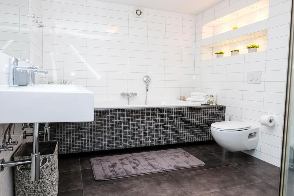 #Stayhere - Spacious Luxury Town Hall 3Bdr Apartment Аеропорт Вільнюс Екстер'єр фото